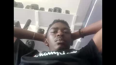 Snapshot of lewiskip chatting on September 20, 10:15 am lewiskip online show from September 20, 10:15 am