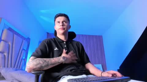 Snapshot of liaamsmiith_ chatting on October 1, 12:20 pm Liam Smith online show from October 1, 12:20 pm