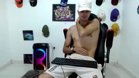 Andres online show from June 7, 10:28 pm