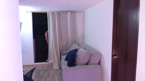 liam_bronw online show from January 11, 2:04 am