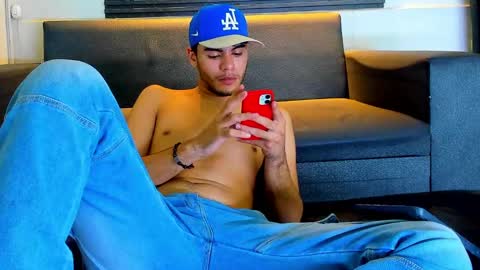 Snapshot of liam_genner chatting on September 9, 1:05 am liam_genner online show from September 9, 1:05 am
