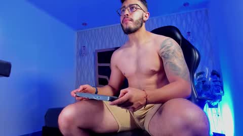 LIAM KLEIN online show from March 20, 11:58 am