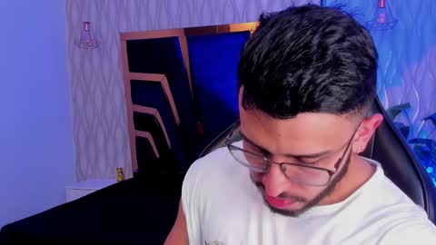 LIAM KLEIN online show from February 20, 11:34 am