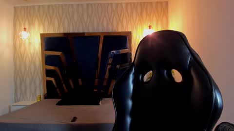 LIAM KLEIN online show from March 25, 11:36 am