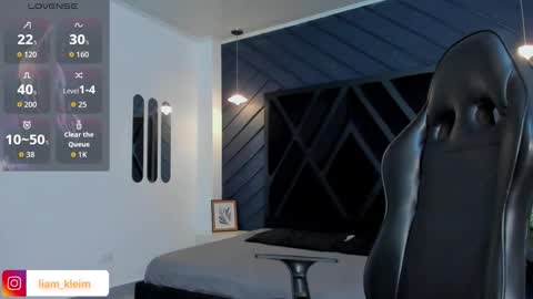 LIAM KLEIN online show from October 22, 11:25 am