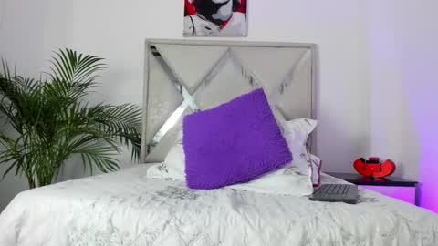 Call me Lian online show from March 30, 12:17 pm