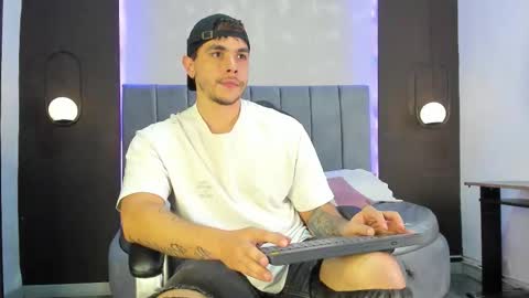 Liam online show from November 8, 10:02 pm