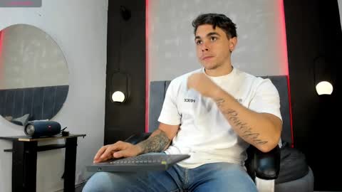 Liam online show from October 6, 8:02 pm