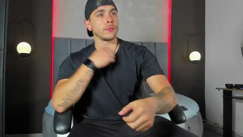 Liam online show from April 24, 7:05 pm