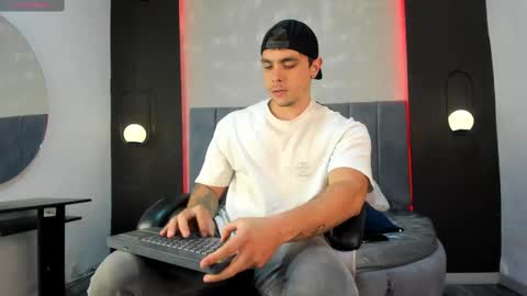 Liam online show from September 23, 10:09 pm