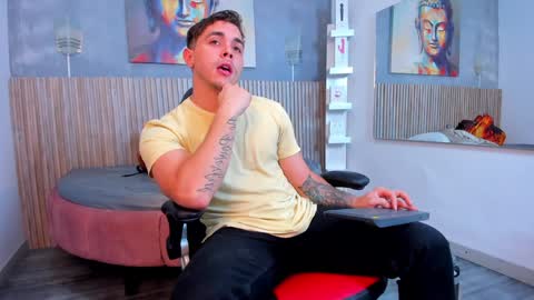 Liam online show from December 31, 9:06 pm