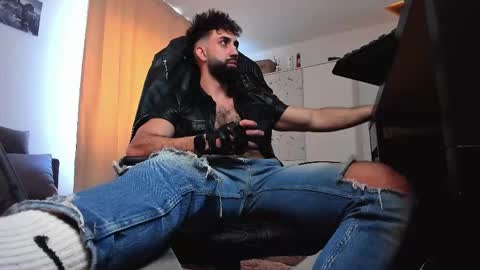 Liam online show from March 14, 9:05 am