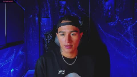 Snapshot of liamdeep_ chatting on September 21, 10:43 pm LiamDeep online show from September 21, 10:43 pm