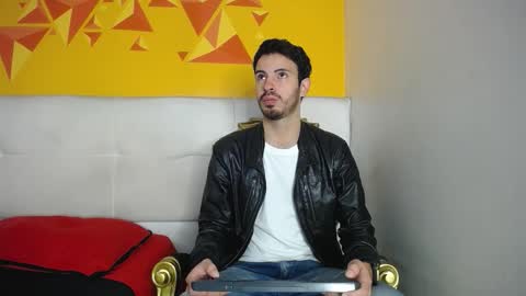 Snapshot of liamluxe chatting on October 20, 12:53 pm LiamLuxe online show from October 20, 12:53 pm