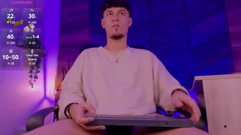 Liam Thunder online show from November 10, 3:00 am