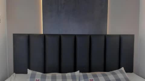 Liam Thunder online show from November 18, 3:10 am