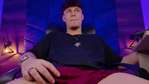 Liam Thunder online show from October 28, 3:31 am