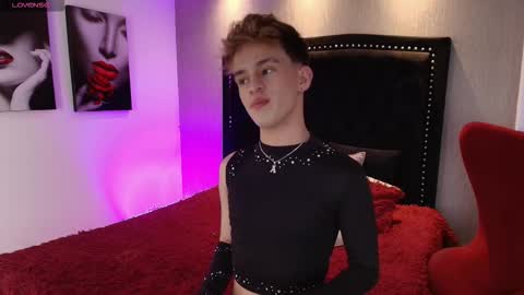 liam online show from December 15, 4:53 am