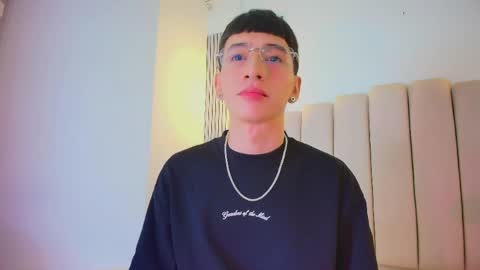 lian_cameron online show from April 22, 4:08 am