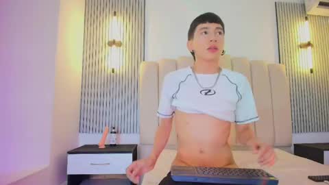 lian_cameron online show from April 25, 4:26 am