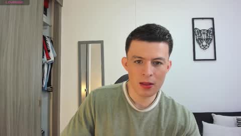 Snapshot of lian_eathan chatting on October 10, 7:51 pm lian_eathan online show from October 10, 7:51 pm