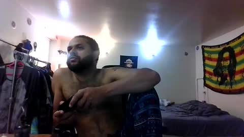 Snapshot of lightskinned666 chatting on October 13, 4:57 pm lightskinned666 online show from October 13, 4:57 pm