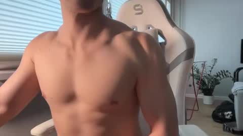 lil_buu online show from December 16, 9:35 am