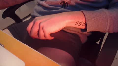 lil_j_ online show from October 7, 9:19 pm