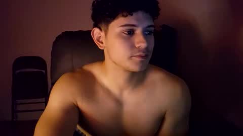 Snapshot of lilhotnando chatting on October 19, 4:06 am Fernando online show from October 19, 4:06 am