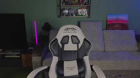 lilteddyboy online show from April 5, 7:10 pm