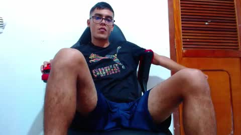 Snapshot of lion_grr chatting on October 1, 1:20 am lion_grr online show from October 1, 1:20 am