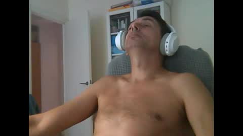 Snapshot of liongr69 chatting on September 27, 9:18 am liongr69 online show from September 27, 9:18 am
