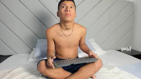 little_kris1 online show from November 11, 12:32 pm