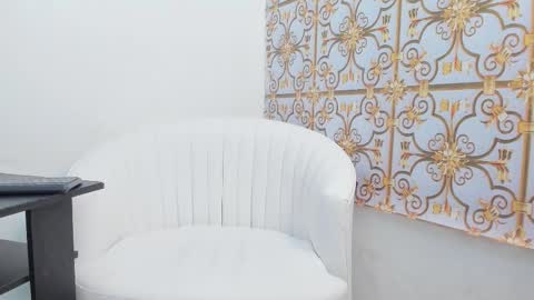 MAX online show from December 4, 12:45 pm