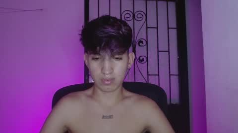 Snapshot of littlextrem chatting on February 11, 12:17 am Eros online show from February 11, 12:17 am