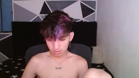 Snapshot of littlextrem chatting on December 23, 1:18 am Eros online show from December 23, 1:18 am