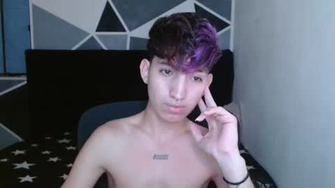 Snapshot of littlextrem chatting on January 4, 8:39 am Eros online show from January 4, 8:39 am