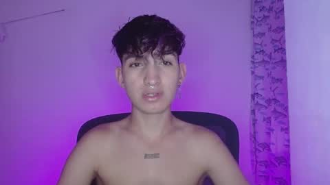 Snapshot of littlextrem chatting on February 14, 3:33 am Eros online show from February 14, 3:33 am
