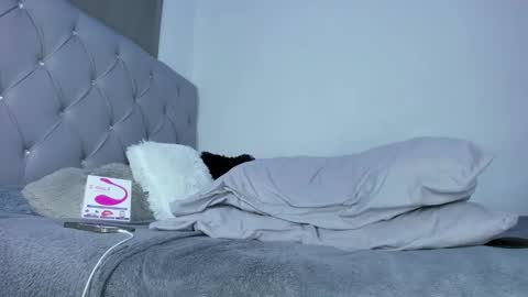 lm_adrii online show from November 8, 7:06 pm