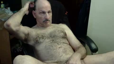 loades182025 online show from April 25, 4:59 am