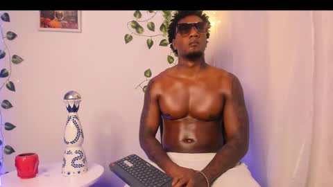 LOGAN DRAKE online show from March 7, 4:45 am