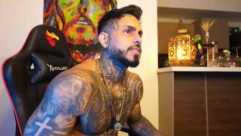 logan_hugh8 online show from October 7, 5:22 am