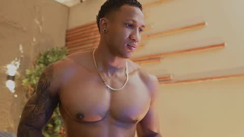 logan_varela online show from November 5, 10:56 pm