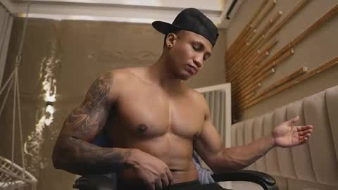 logan_varela online show from April 22, 2:11 pm