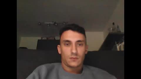 logann1103 online show from December 3, 1:50 pm