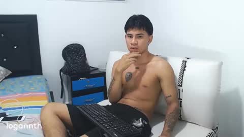 Snapshot of logannthh chatting on March 1, 5:38 pm logannthh online show from March 1, 5:38 pm