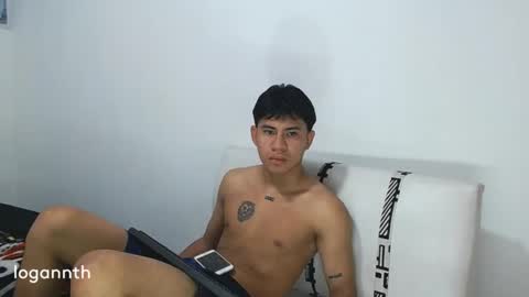 Snapshot of logannthh chatting on March 9, 1:37 pm logannthh online show from March 9, 1:37 pm