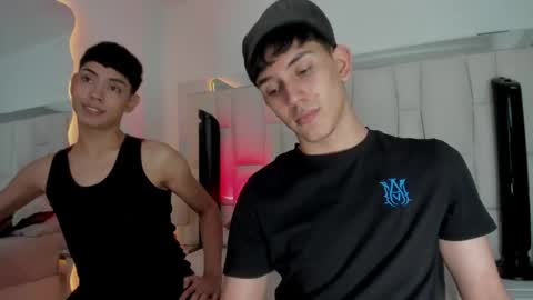 logantwink18 online show from April 24, 7:16 pm