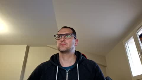 loic31 online show from March 8, 5:09 pm