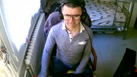 lokoum39 online show from April 23, 6:10 pm